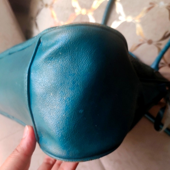 Baggit Textured shoulder bag - Picture 7 of 11